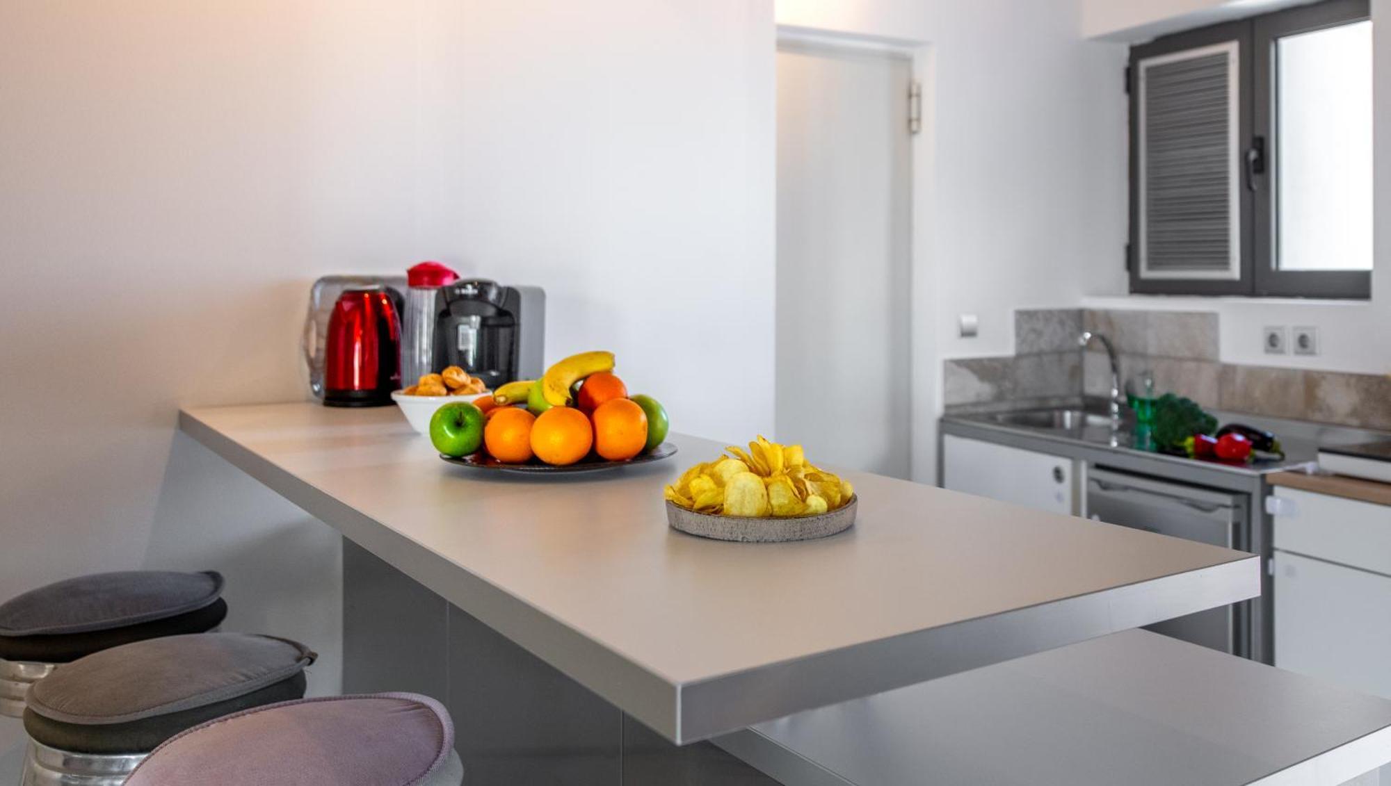 Ceramus Apartments Gazi View Atene Esterno foto